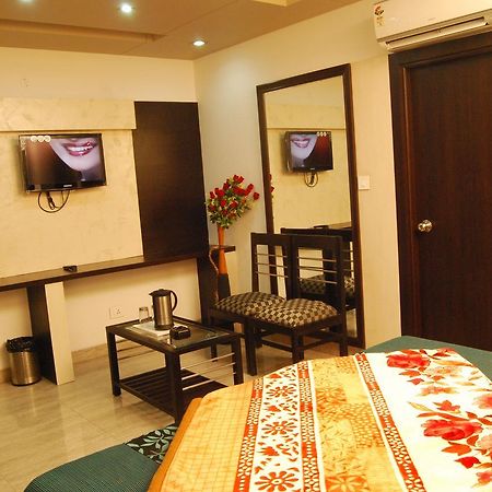 Hotel Jinendra Palace Jaipur Luaran gambar