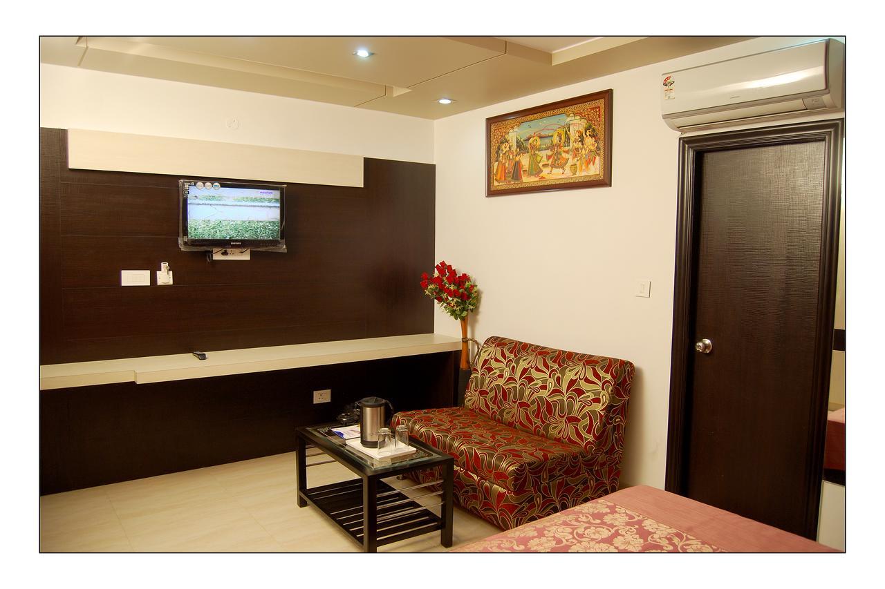 Hotel Jinendra Palace Jaipur Luaran gambar