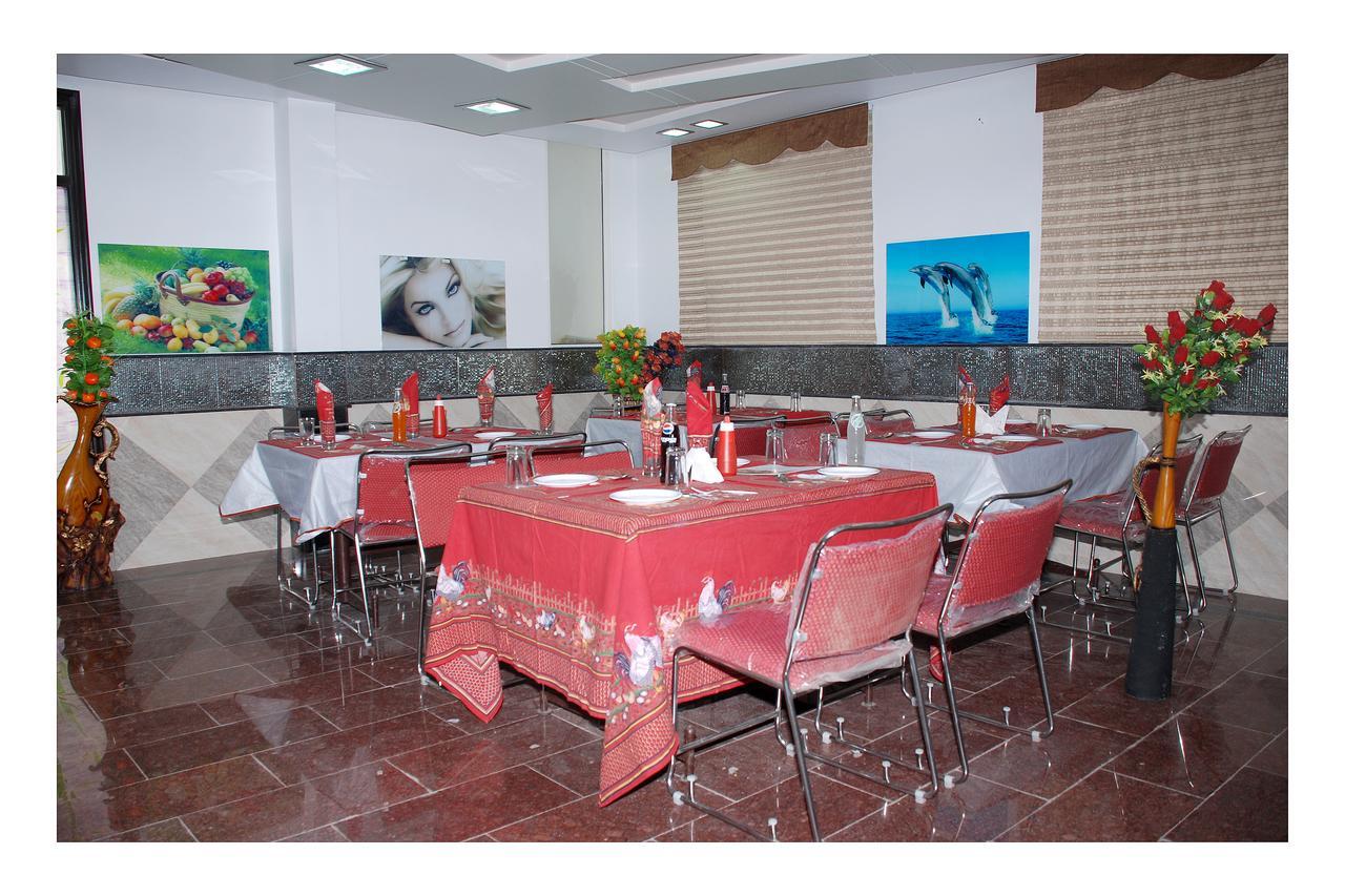 Hotel Jinendra Palace Jaipur Luaran gambar