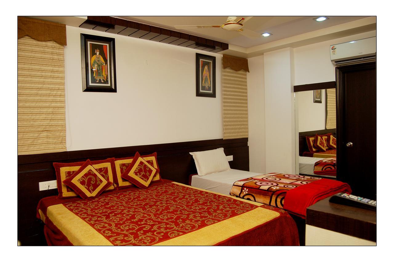 Hotel Jinendra Palace Jaipur Luaran gambar