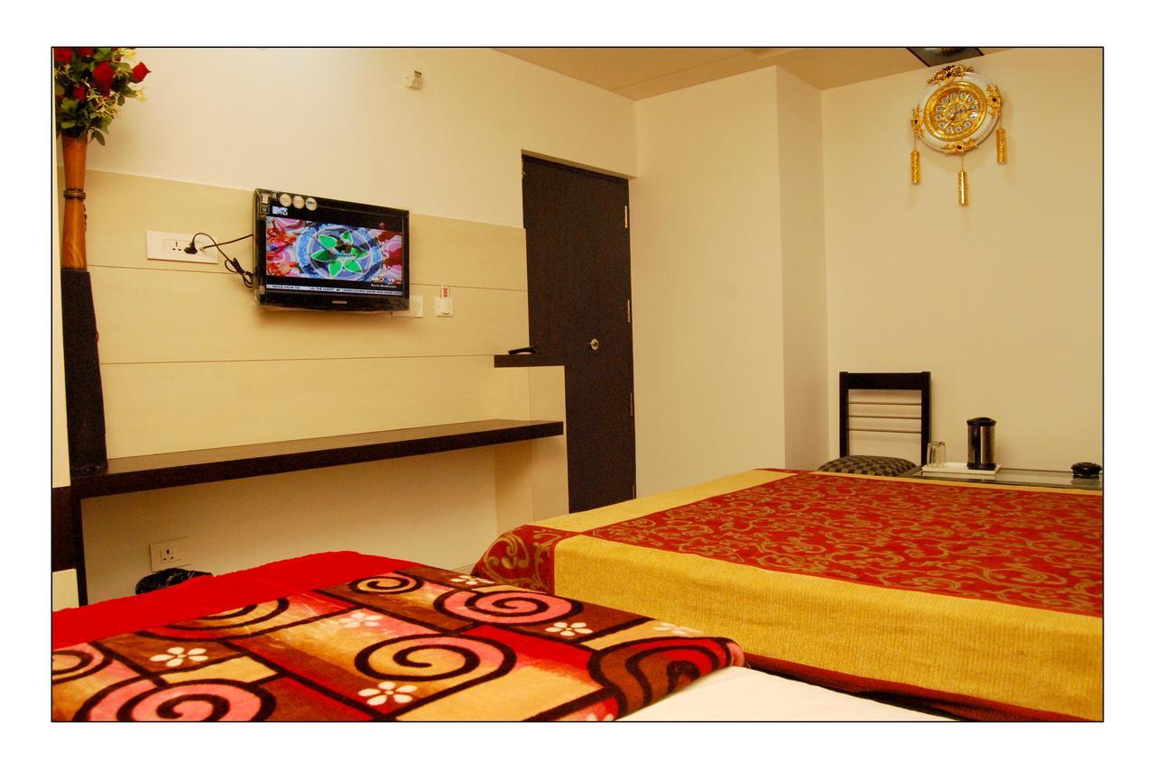 Hotel Jinendra Palace Jaipur Luaran gambar