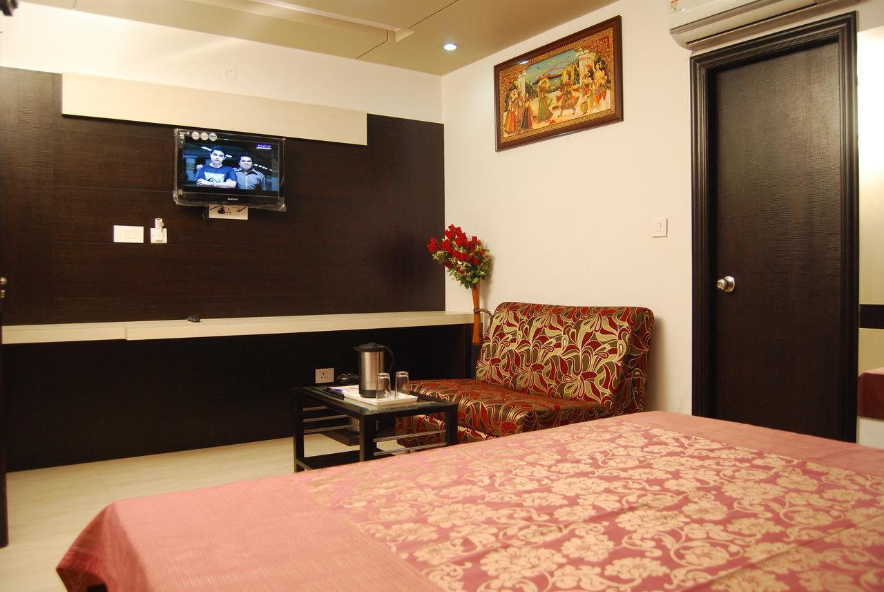 Hotel Jinendra Palace Jaipur Luaran gambar