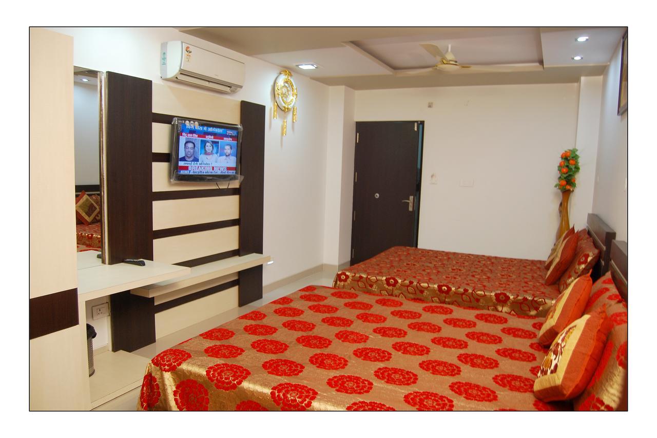 Hotel Jinendra Palace Jaipur Luaran gambar