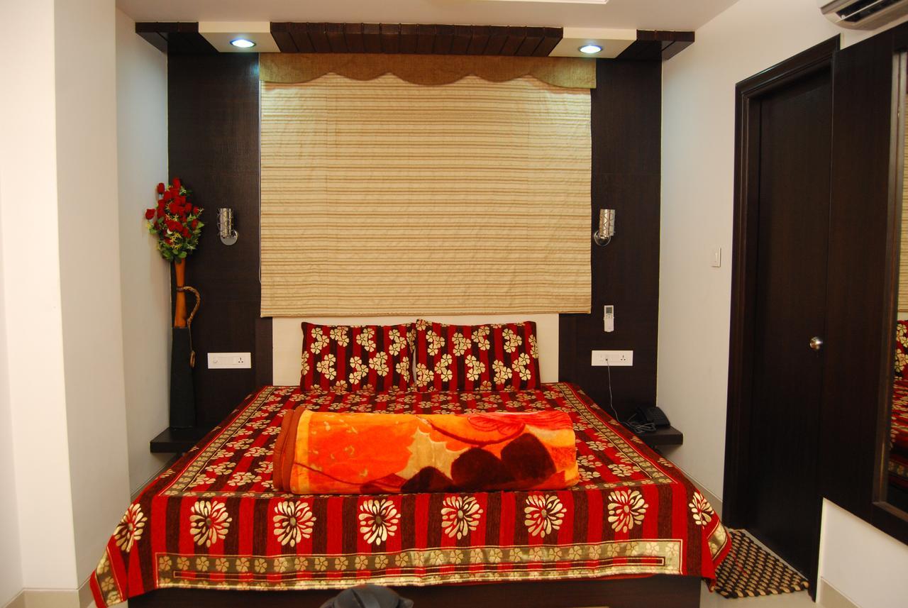Hotel Jinendra Palace Jaipur Luaran gambar