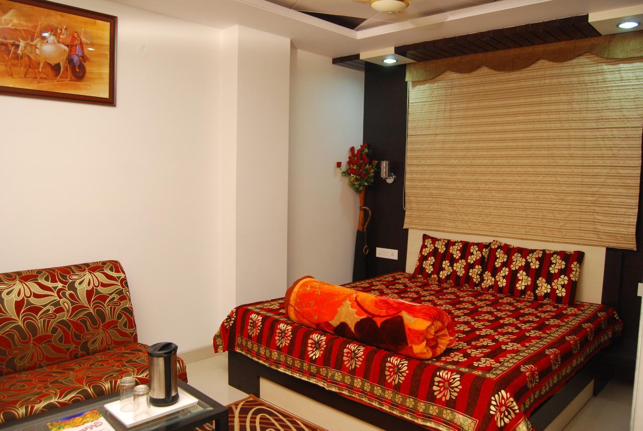 Hotel Jinendra Palace Jaipur Luaran gambar