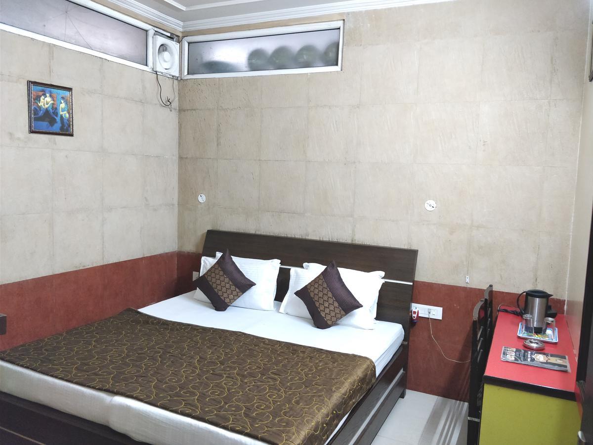Hotel Jinendra Palace Jaipur Luaran gambar