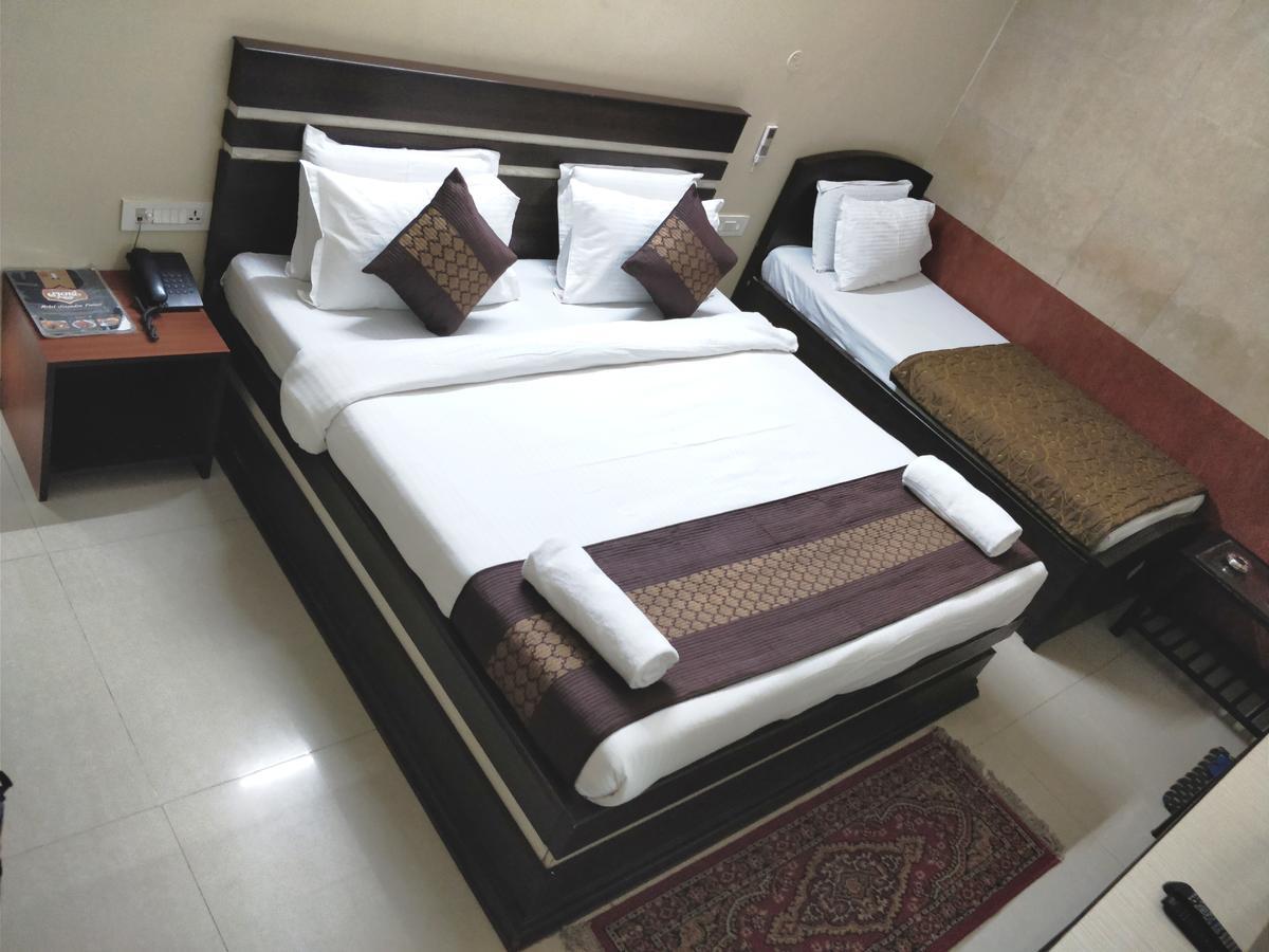 Hotel Jinendra Palace Jaipur Luaran gambar