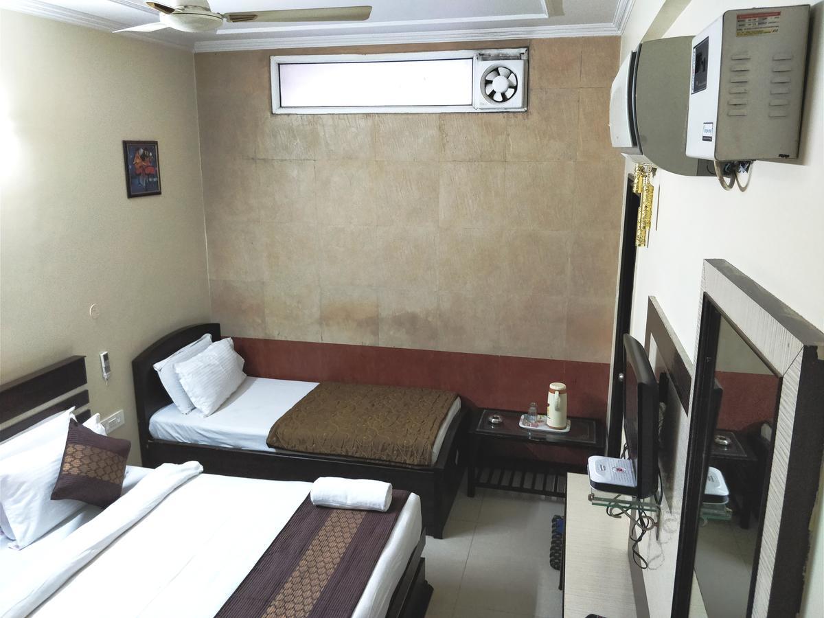 Hotel Jinendra Palace Jaipur Luaran gambar